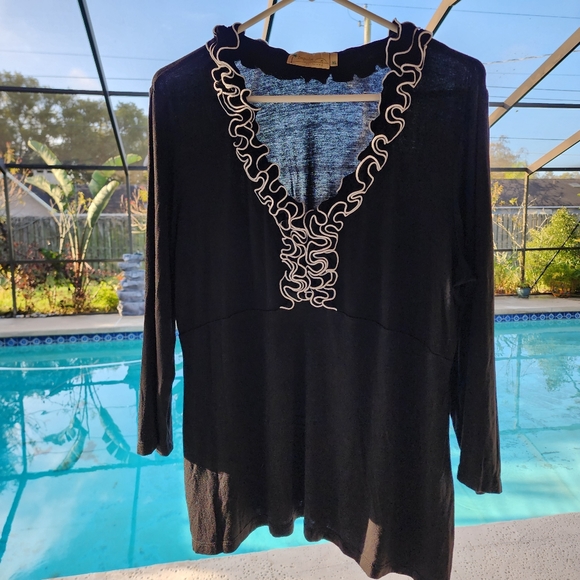 Ruffled Neck Black & White XL Knit top Impulse of California - Picture 4 of 11